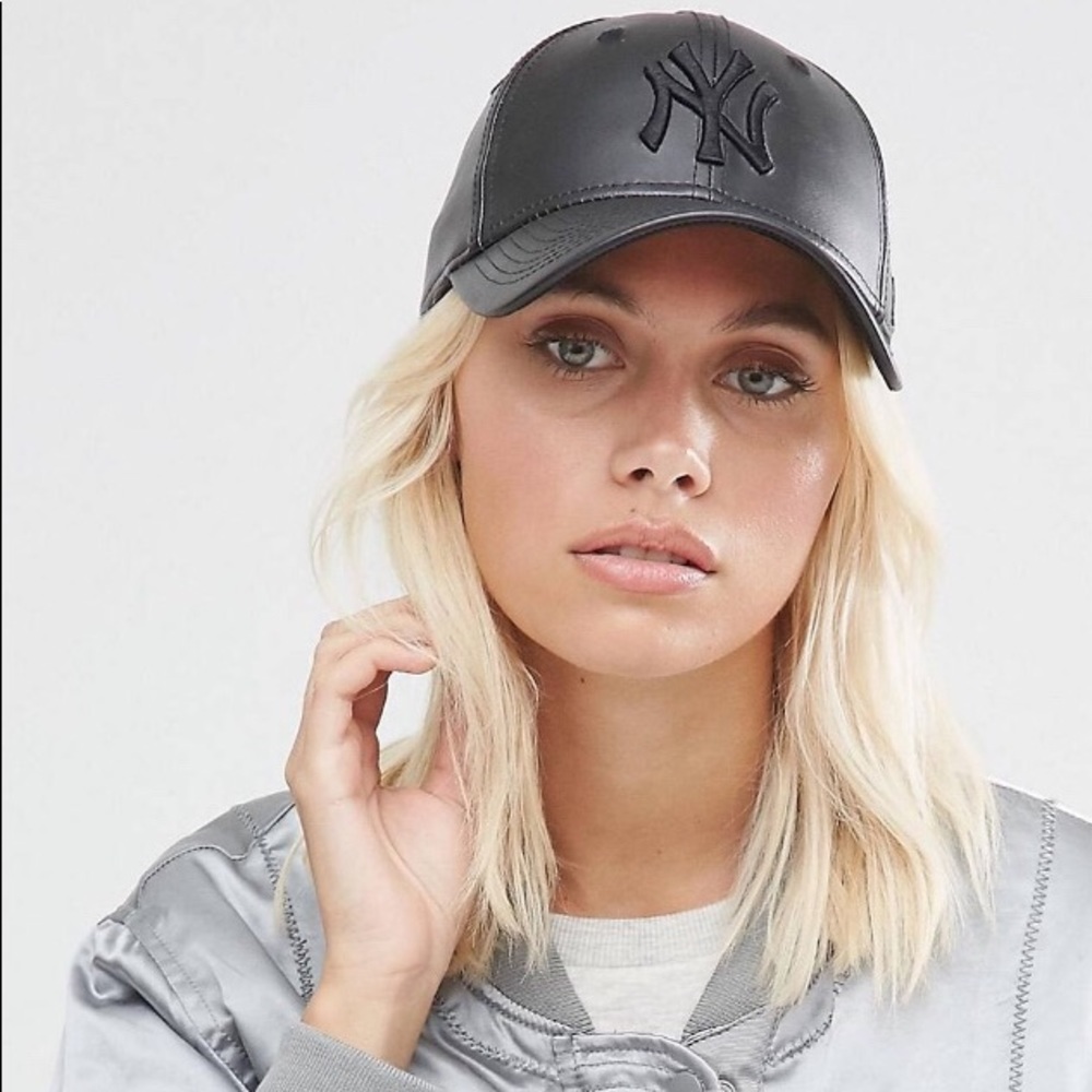 New Era NY 9Forty Cap in Leather Look